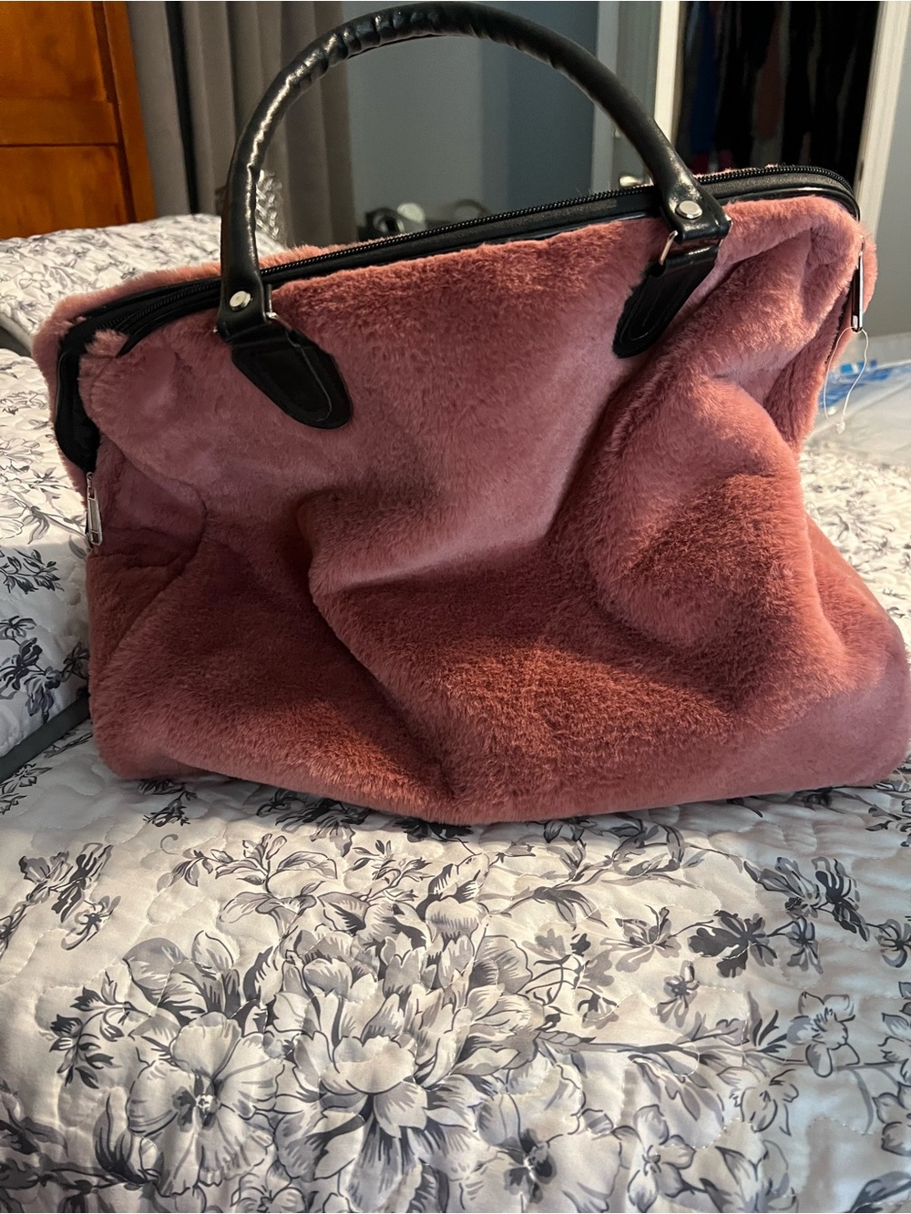 Plush Faux-Fur Handbag in Dusty Rose - Unbranded